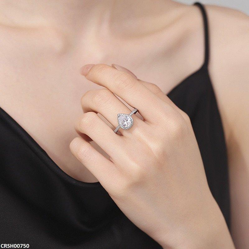 Sparkling Teardrop Adjustable Ring