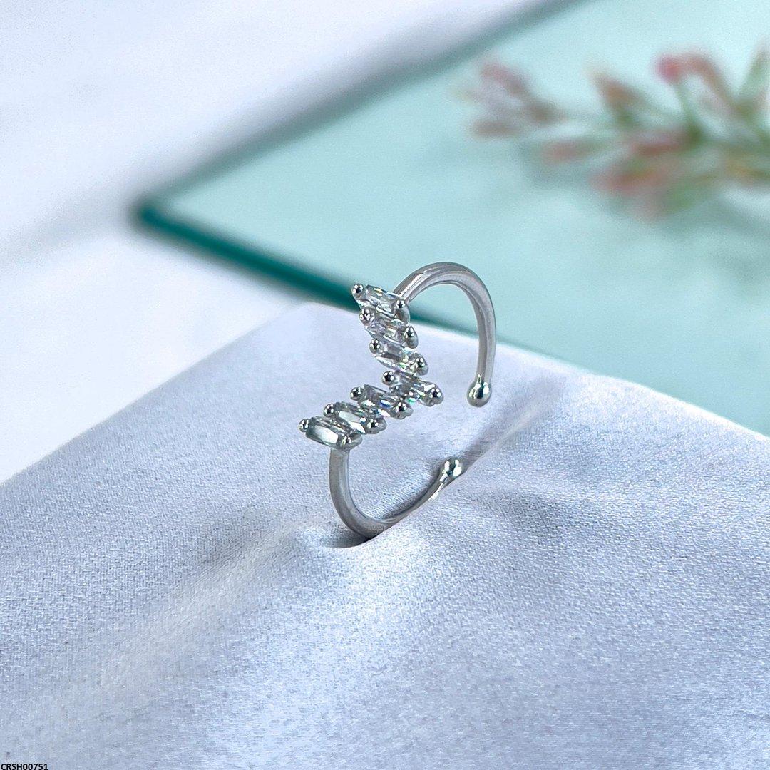 QWN Dainty Crown Ring